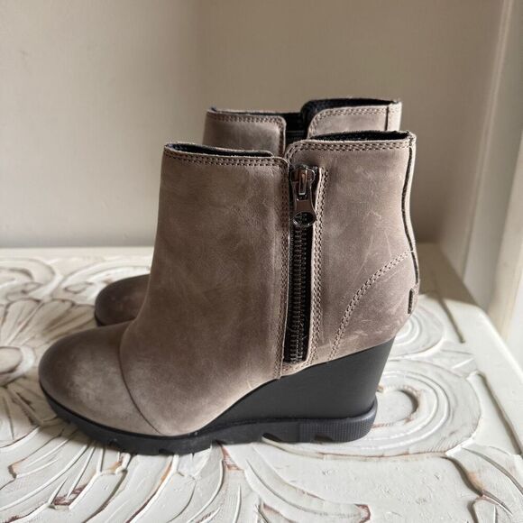 Sorel Women's Joan Uptown Zip Bootie Waterproof Leather Wedge Boots 9.5 - Picture 1 of 7